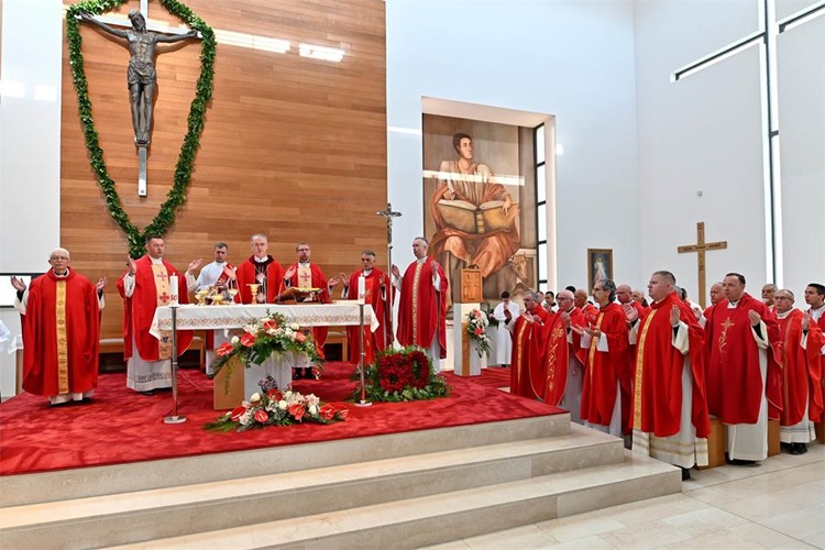 Proslavljena 50. obljetnica Župe sv. Luke evanđelista u Travnom